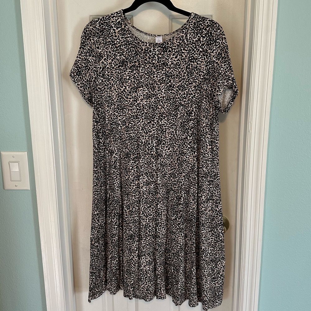Old Navy Animal Print Women’s Tshirt Dress